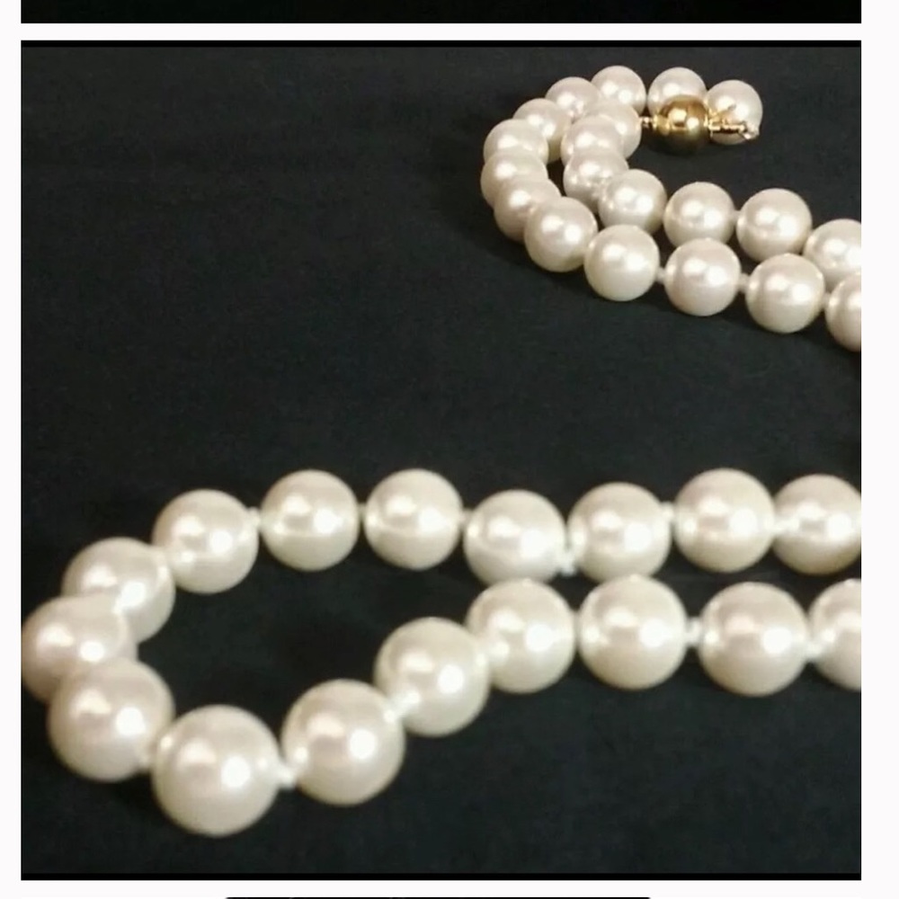 White Akoya shell pearl necklace earrings set - Picture 3 of 4